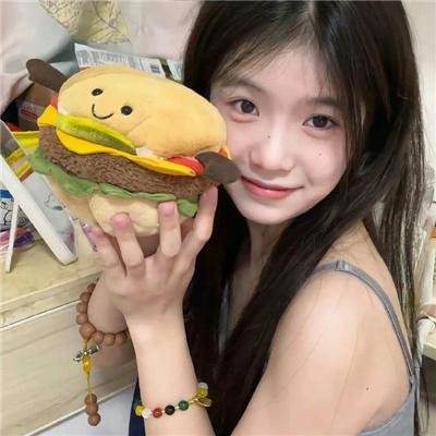 哈啰,我叫朵莉丝